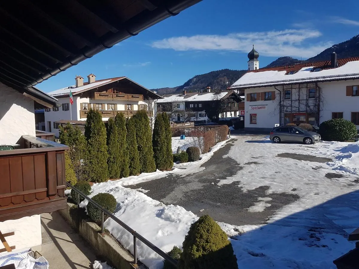 La Locanda Ristorante Pizzeria Garni Ohlstadt Bed and Breakfast